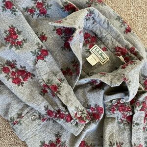VINTAGE LL BEAN woman’s flannel floral button up